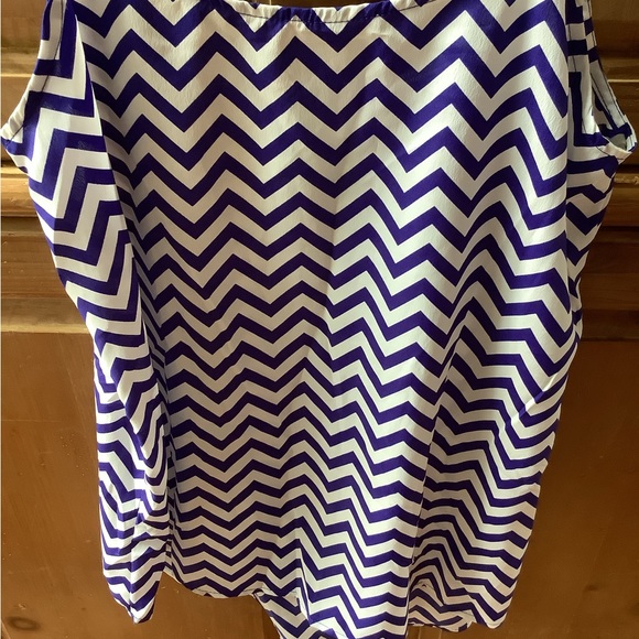 ROYAL BLUE & WHITE CAMISOLE TOP. CHEVRONS. MEDIUM. - Picture 2 of 4